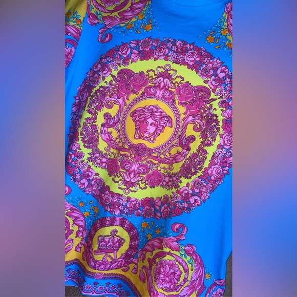 Rare Versace King of Crowns multicolor Floral Barocco Medusa head tshirt - Picture 7 of 15